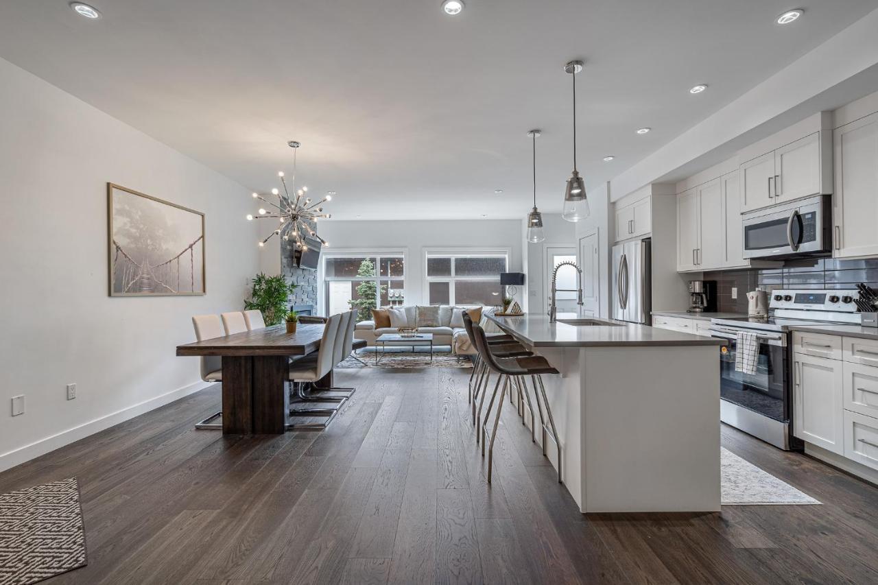Contemporary Luxury 4 Bedroom House Near Downtown YYC Esterno foto