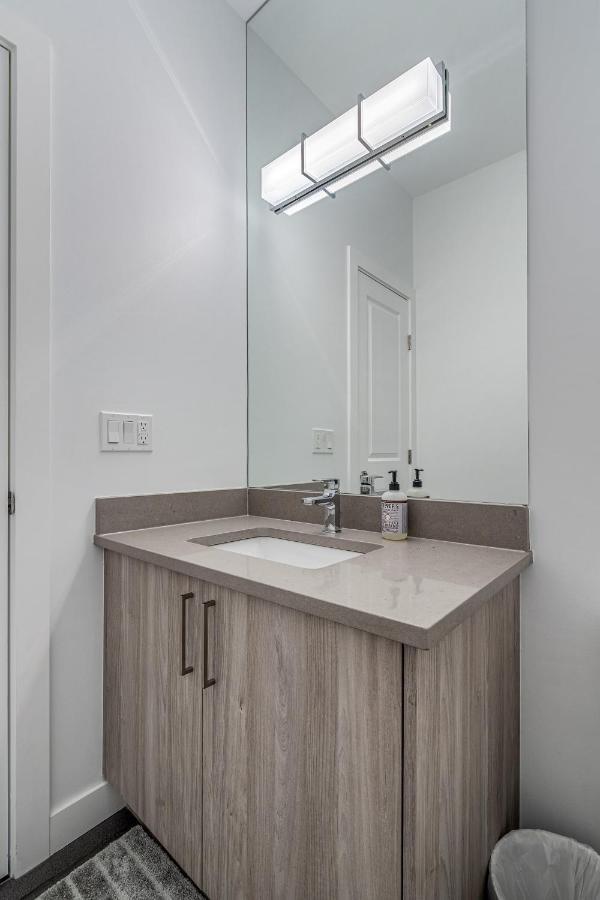 Contemporary Luxury 4 Bedroom House Near Downtown YYC Esterno foto